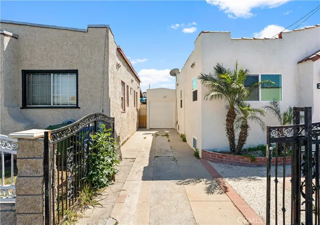 Homes for sale in Huntington Park, CA | 2502 Poplar, Huntington Park, CA 90255 | MLS# SW26086692