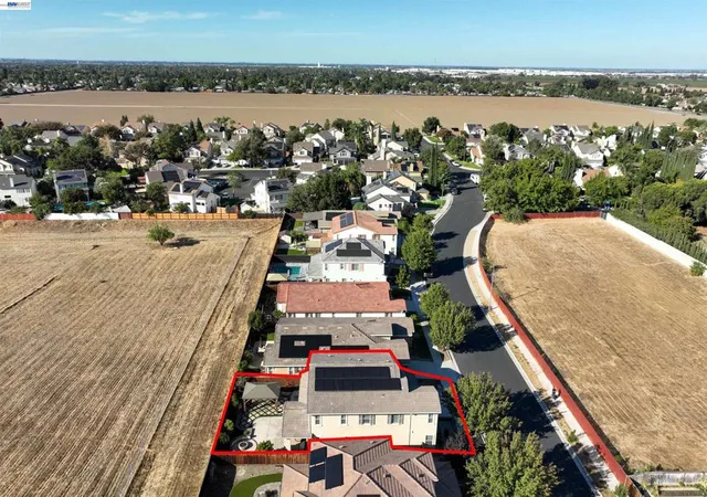 Homes for sale in Tracy, CA | 2417 Stalsburg Dr, Tracy, CA 95376 | MLS# 41131817