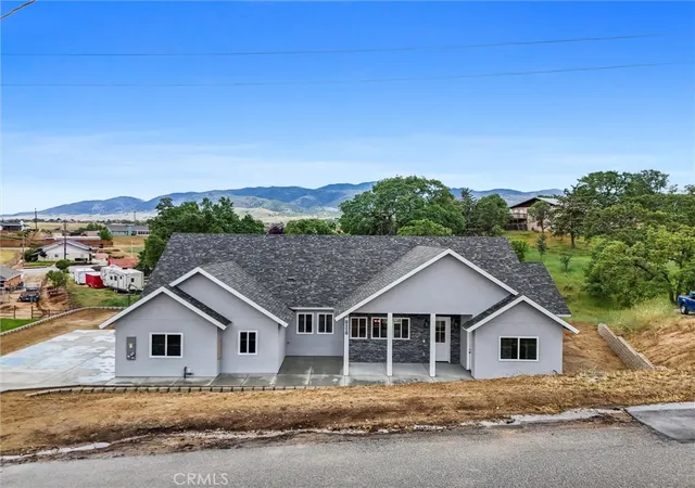 Photo 3 of Single family home for sale at 21116 Stage Dr, Tehachapi, CA 93561 | MLS# SR26086829 | Listing updated on 2026-09-20