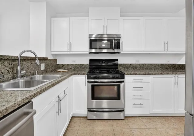 5th image of 530 K, San Diego, CA 92101