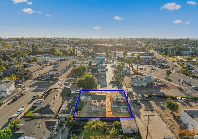 Listing Photo 2 - Condo for sale in building located at 4927 67th St, San Diego, CA 92115 - Unit #