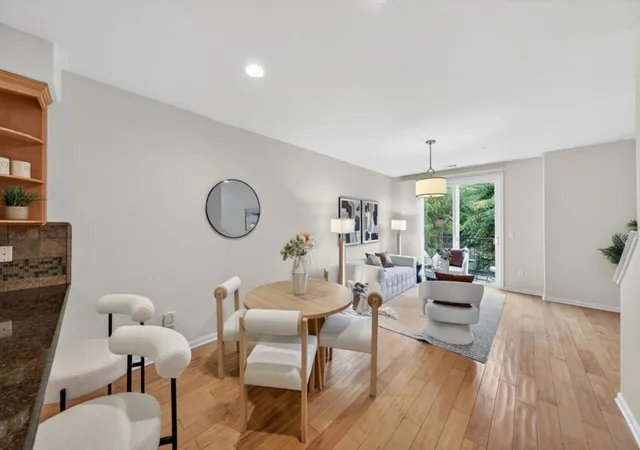 4th image of 650 Almaden Walk Loop, San Jose, CA 95125 | MLS# ML82044020