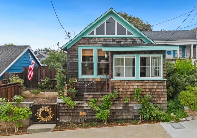 Homes for sale in Pacific Grove, CA | 313 14th St, Pacific Grove, CA 93950 | MLS# ML82043900
