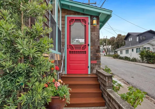 Homes for sale in Pacific Grove, CA | 313 14Th St, Pacific Grove, CA 93950 | MLS# ML82043900