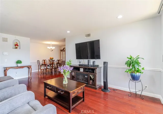 Condo for sale at 750 S Spaulding Ave #129, Los Angeles, CA 90036 | MLS# AR26087121