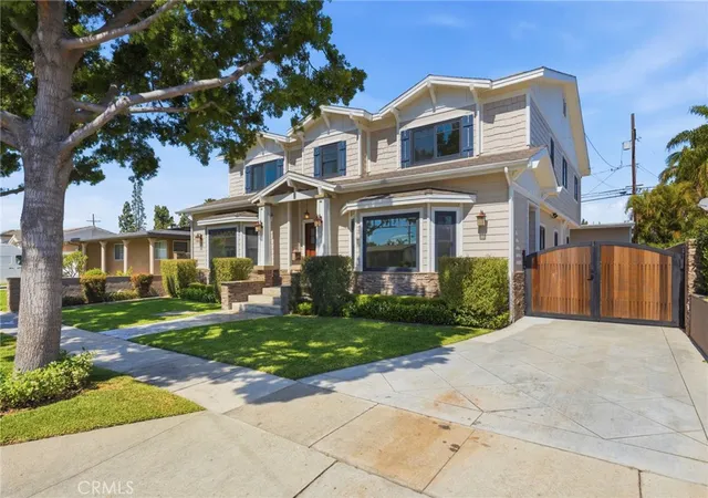Single family home for sale at 10513 Pangborn Ave, Downey, CA 90241 | MLS# DW26087505