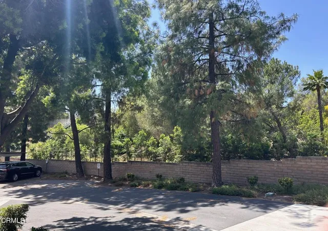 2nd image of 7135 Woodlake Ave, Los Angeles, CA 91307