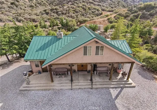 2nd image of 1870 Oak Springs Valley Rd, Wrightwood, CA 92397 | MLS# TR26087032