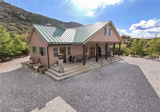3rd image of 1870 Oak Springs Valley Rd, Wrightwood, CA 92397 | MLS# TR26087032