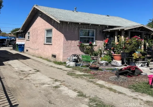 Homes for sale in Los Angeles, CA | 207 E 94th, Los Angeles, CA 90003 | MLS# DW26087536