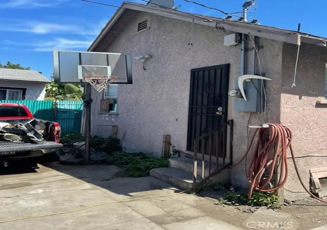 Homes for sale in Los Angeles, CA | 207 E 94th, Los Angeles, CA 90003 | MLS# DW26087536