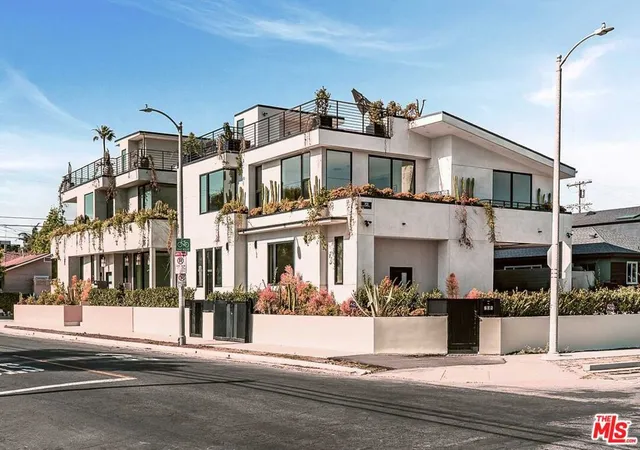 1st image of 701 Vernon Ave, Venice, CA 90291 | MLS# 26772009