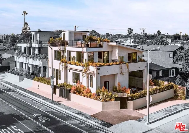 41st image of 701 Vernon Ave, Venice, CA 90291 | MLS# 26772009
