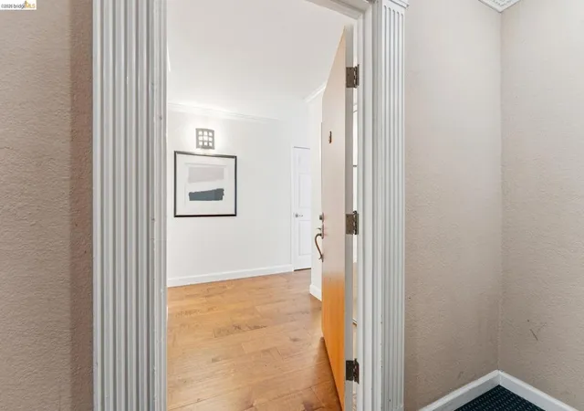 3rd image of 77 Fairmount Ave #203, Oakland, CA 94611 | MLS# 41131967