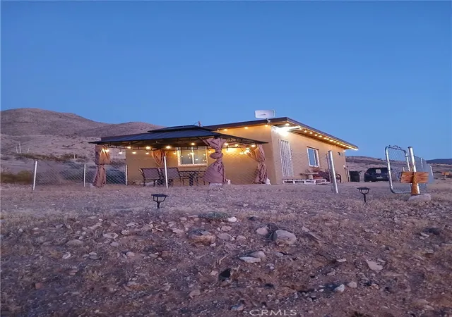 2nd image of 21025 Medford Wy, Apple Valley, CA 92308 | MLS# HD26087676