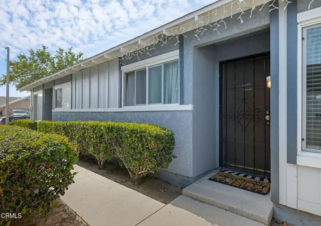 2nd image of 2334 Alexander St, Oxnard, CA 93033 | MLS# V1-35957