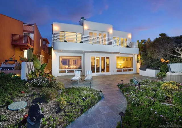 Homes for sale in Encinitas, CA | 1630 Neptune Avenue, Encinitas, CA 92024 | MLS# 260009663SD