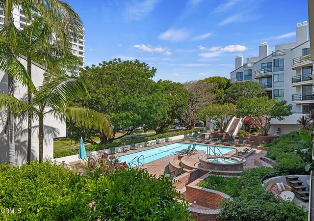 Homes for sale in Santa Monica, CA | 2920 Neilson Wy #304, Santa Monica, CA 90405 | MLS# V1-35961