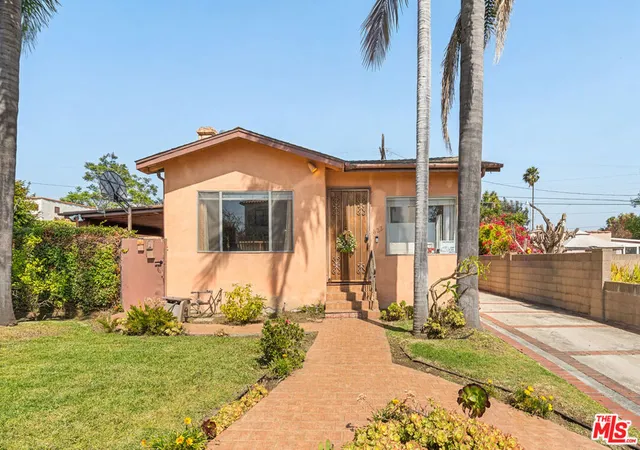 Photo 2 of Single family home for sale at 1622 S Spaulding Ave, Los Angeles, CA 90019 | MLS# 26786391 | Listing updated on 2026-08-31