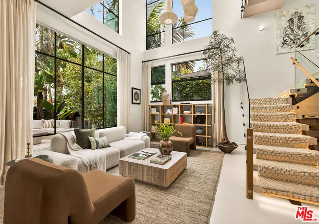 1st image of 832 Milwood Ave, Venice, CA 90291 | MLS# 26759281