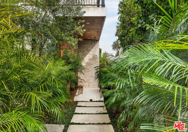 5th image of 832 Milwood Ave, Venice, CA 90291 | MLS# 26759281
