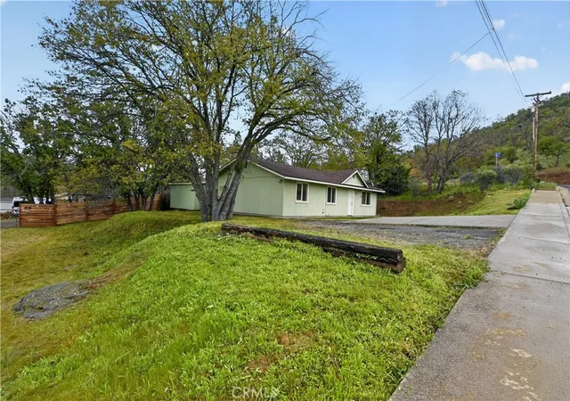 2nd image of 1120 Bluebird, Yreka, CA 96097 | MLS# SN26086617