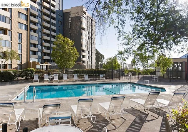 Homes for sale in Albany, CA | 555 Pierce St #1424, Albany, CA 94706 | MLS# 41132051