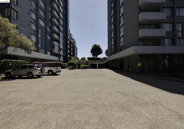 Homes for sale in Albany, CA | 555 Pierce St #1424, Albany, CA 94706 | MLS# 41132051