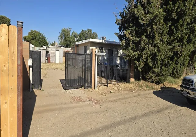 Photo 1 of Single family home for sale at 43310 Fairglen Rd, Lancaster, CA 93535 | MLS# SR26088256 | Listing updated on 2026-06-02