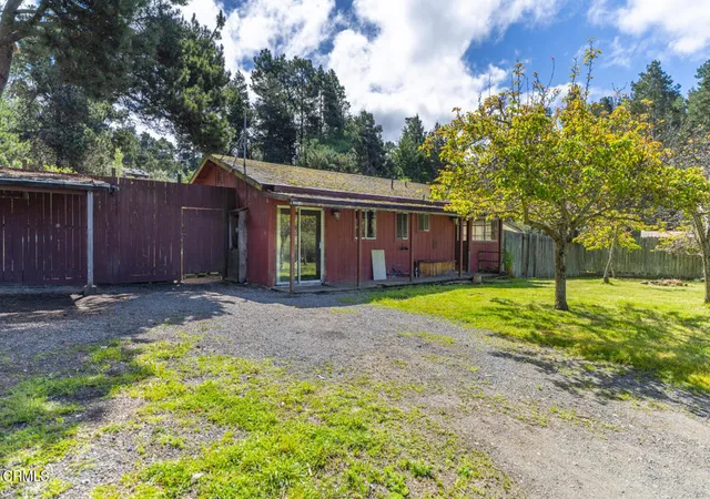 Photo 3 of Single family home for sale at 16801 Franklin Rd, Fort Bragg, CA 95437 | MLS# C1-11360 | Listing updated on 2026-04-28