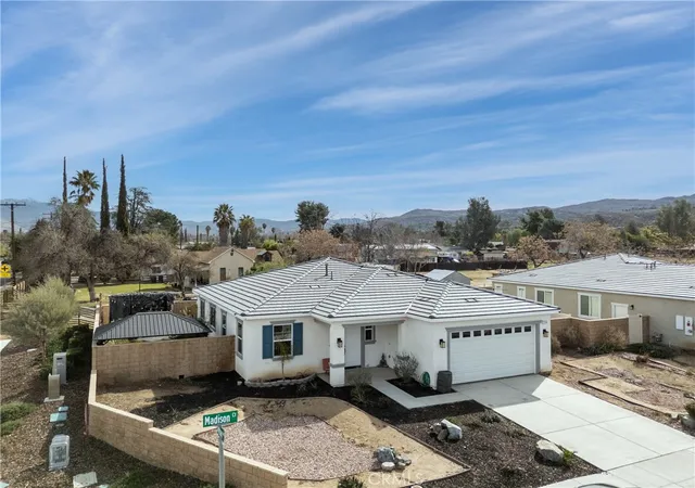 Photo 3 of Single family home for sale at 27006 Madison Ct, Hemet, CA 92544 | MLS# MB26088240 | Listing updated on 2026-09-24