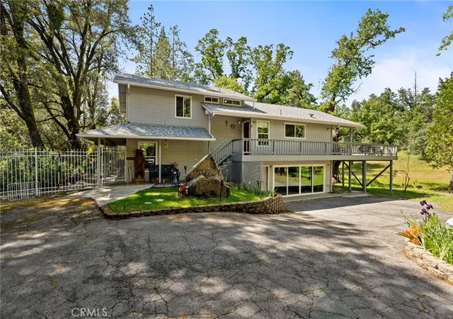 Photo 3 of Sale Pending at 36556 Mudge Ranch Rd, Coarsegold, CA 93614 | MLS# FR26088004 | Listing updated on 2026-09-29