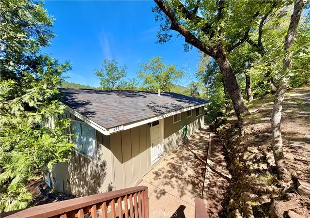 Sale Pending at 12137 Black Oak Dr, Middletown, CA 95461 | MLS# LC26088136 | Listing updated on 2026-09-02
