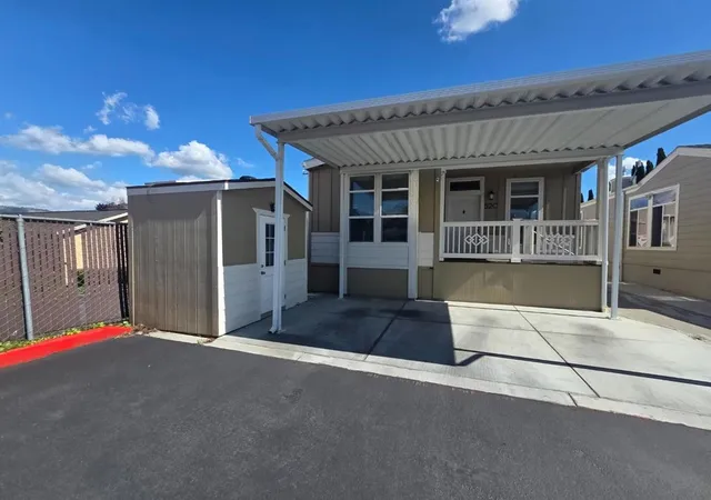 Homes for sale in San Jose, CA | 1520 E Capitol Expressway #52C, San Jose, CA 95121 | MLS# ML82044324
