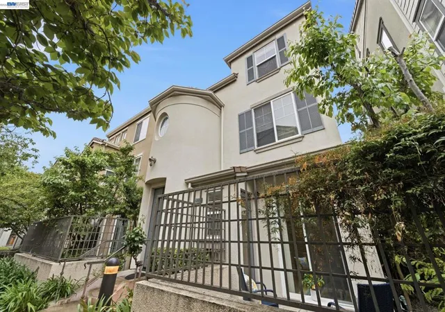 Photo 3 of Single family home for sale at 6005 Hillbrook Pl, Dublin, CA 94568 | MLS# 41132097 | Listing updated on 2026-09-24