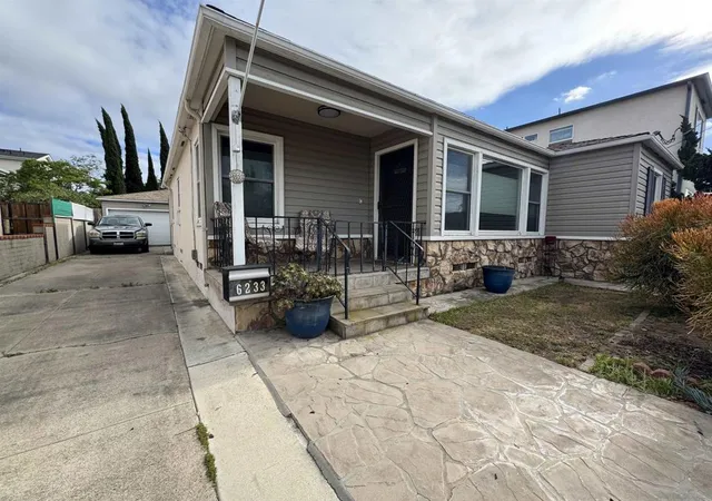 3rd image of 6233 Stewart, San Diego, CA 92115 | MLS# 260009736SD