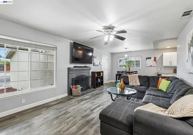 4th image of 1225 W Beverly Pl, Tracy, CA 95376 | MLS# 41132117