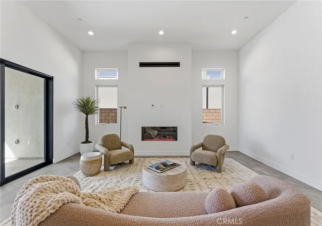 Photo 3 of Sale Pending at 1403 Celadon St, Palm Springs, CA 92262 | MLS# OC26088475 | Listing updated on 2026-06-01