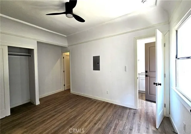 Listing Photo 2 - Condo for sale in building located at 973 N Park, Long Beach, CA 90813 - Unit #