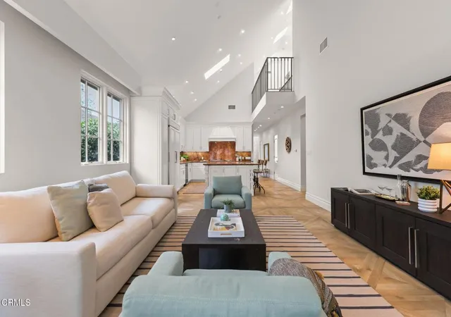 4th image of 314 S Orchard Dr, Burbank, CA 91506 | MLS# P1-26803