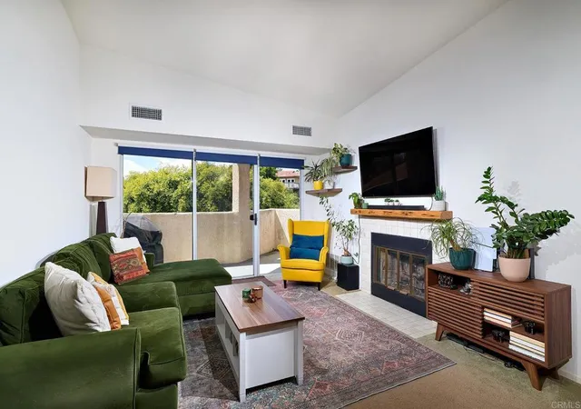 3rd image of 7027 Camino Degrazia, San Diego, CA 92111