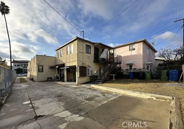9th image of 812 N Ridgewood, Los Angeles, CA 90038 | MLS# DW26088692