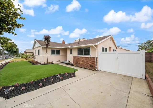 10525 S 4th Ave, Inglewood, CA 90303 | MLS# PV26088876 | Houzeo