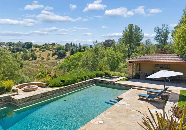 Photo 4 of Single family home for sale at 22043 Parvin, Santa Clarita, CA 91350 | MLS# SR26087314 | Listing updated on 2026-07-10