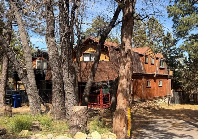Homes for sale in Sugarloaf, CA | 351 Pine Ln, Sugarloaf, CA 92386 | MLS# IG26088183