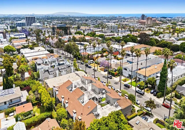Homes for sale in Santa Monica, CA | 1015 21st St #B, Santa Monica, CA 90403 | MLS# 26789001