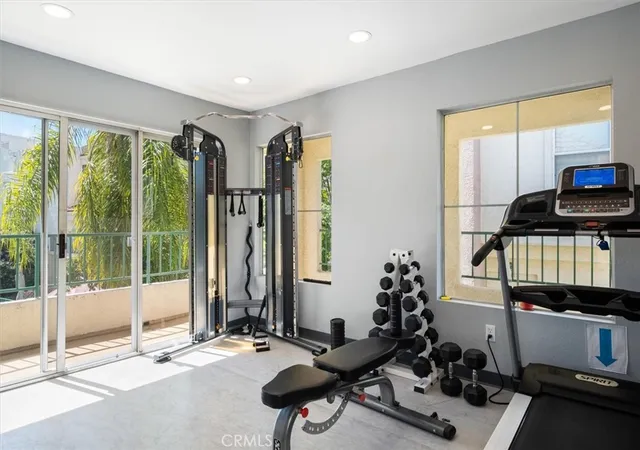 Homes for sale in Sherman Oaks, CA | 5455 Sylmar, Sherman Oaks, CA 91401 | Houzeo