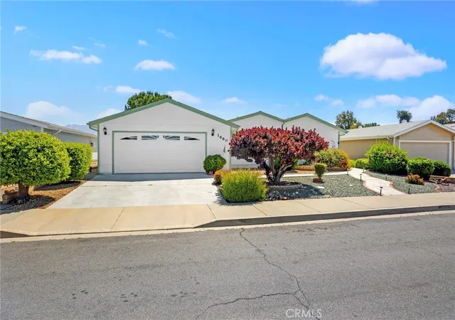 Homes for sale in Hemet, CA | 1660 Brentwood, Hemet, CA 92545 | MLS# SW26088115
