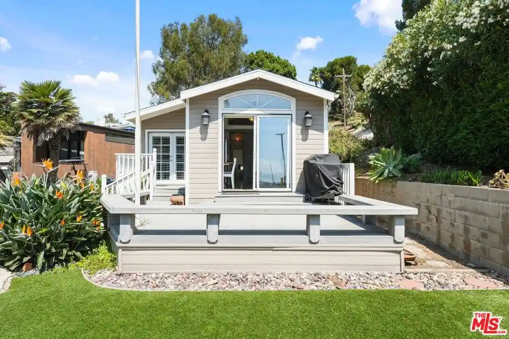 Photo 1 of Manufactured home for sale at 31 Paradise Cvs, Malibu, CA 90265 | MLS# 26796439 | Listing updated on 2026-10-22