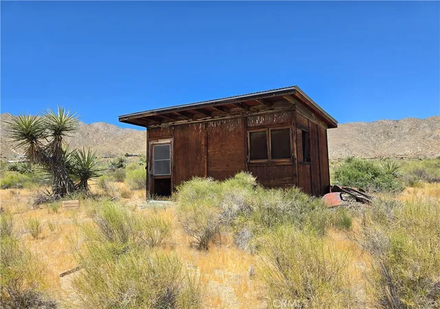 4th image of 5 Apache, Morongo Valley, CA 92256 | MLS# JT26089077